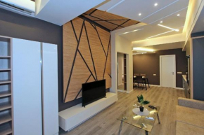 Stylish Modern 1 BEDROOM by REPUBLIC SQUARE ,CITY CENTER